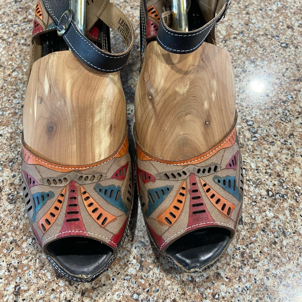 L’Artiste Sandals